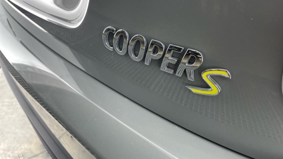 MINI Hatchback 135kW Cooper S Level 1 33kWh 3dr Auto Electric Hatchback - Image 42