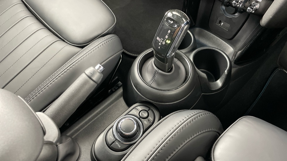 MINI Hatchback 1.5 Cooper Exclusive Premium 5dr Auto Petrol Hatchback - Image 10