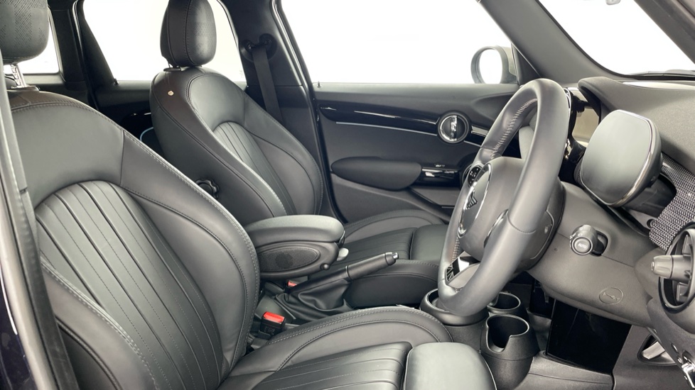 MINI Hatchback 1.5 Cooper Exclusive Premium 5dr Auto Petrol Hatchback - Image 11