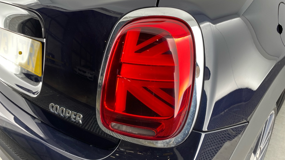 MINI Hatchback 1.5 Cooper Exclusive Premium 5dr Auto Petrol Hatchback - Image 22