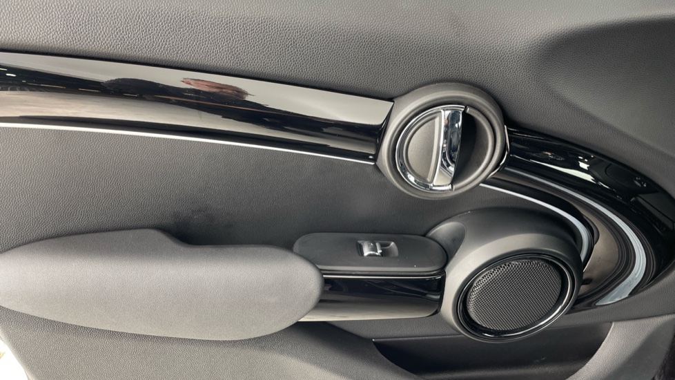 MINI Hatchback 1.5 Cooper Exclusive Premium 5dr Auto Petrol Hatchback - Image 26