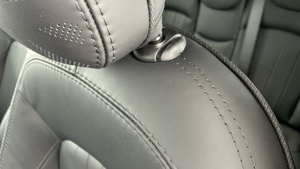 MINI Hatchback 1.5 Cooper Exclusive Premium 5dr Auto Petrol Hatchback - Image 29
