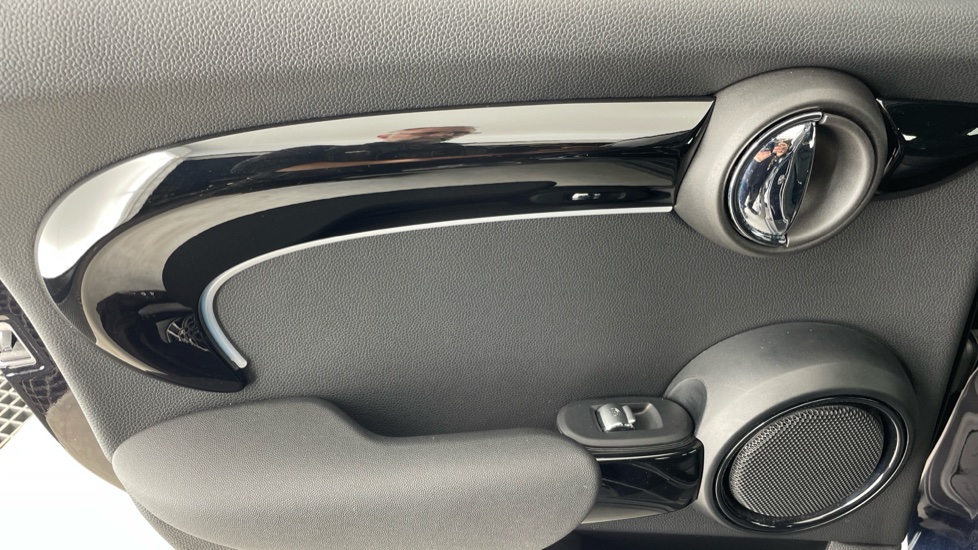 MINI Hatchback 1.5 Cooper Exclusive Premium 5dr Auto Petrol Hatchback - Image 32