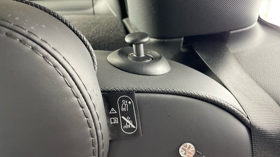 MINI Hatchback 1.5 Cooper Exclusive Premium 5dr Auto Petrol Hatchback - Image 37