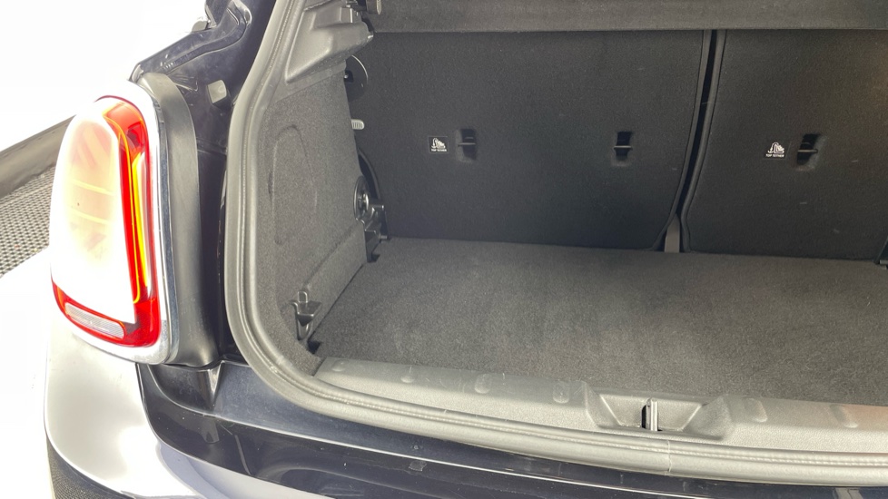 MINI Hatchback 1.5 Cooper Exclusive Premium 5dr Auto Petrol Hatchback - Image 40