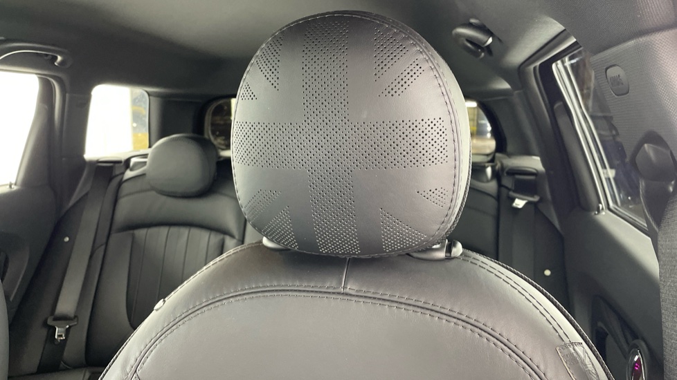 MINI Clubman 2.0 Cooper S Exclusive 6dr Auto Petrol Estate - Image 31