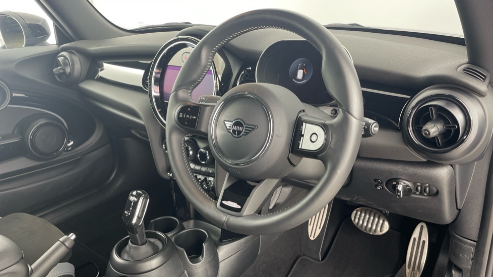MINI Hatchback 1.5 Cooper Sport 3dr Auto [Comfort/Nav Pack] Petrol Hatchback - Image 6