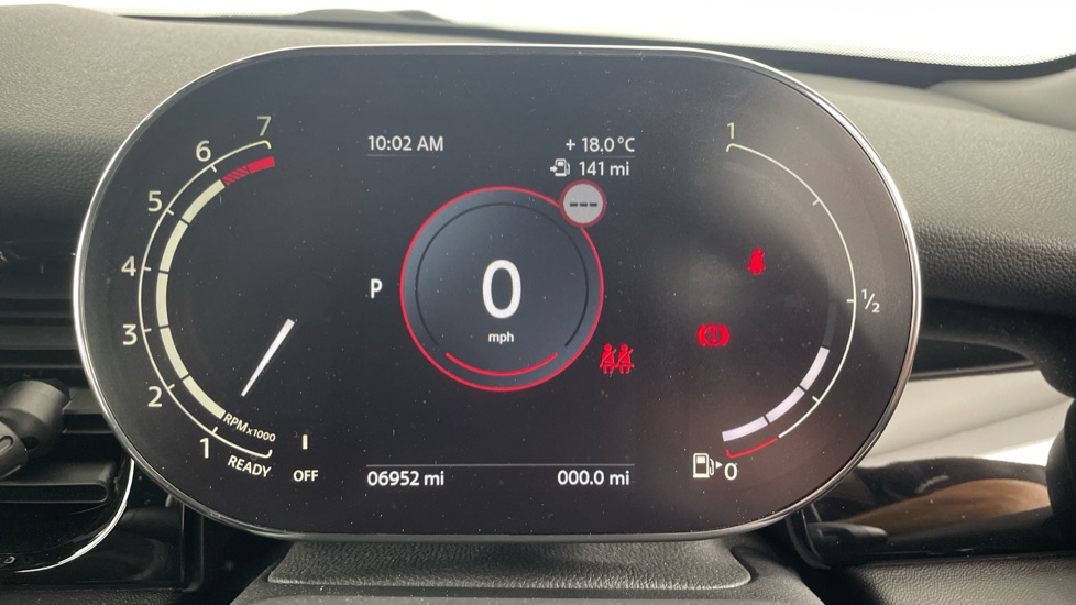 MINI Hatchback 1.5 Cooper Sport 3dr Auto [Comfort/Nav Pack] Petrol Hatchback - Image 9