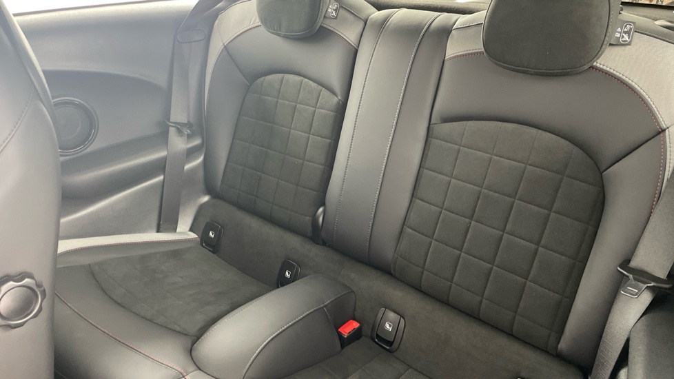 MINI Hatchback 1.5 Cooper Sport 3dr Auto [Comfort/Nav Pack] Petrol Hatchback - Image 12