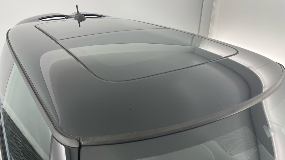 MINI Hatchback 1.5 Cooper Sport 3dr Auto [Comfort/Nav Pack] Petrol Hatchback - Image 21