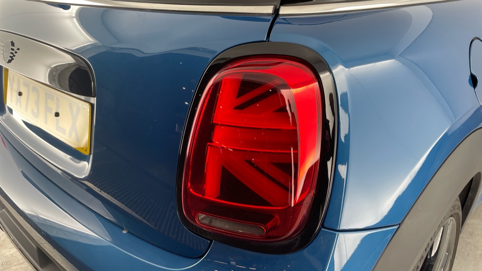 MINI Hatchback 1.5 Cooper Sport 3dr Auto [Comfort/Nav Pack] Petrol Hatchback - Image 22