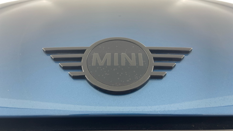 MINI Hatchback 1.5 Cooper Sport 3dr Auto [Comfort/Nav Pack] Petrol Hatchback - Image 24