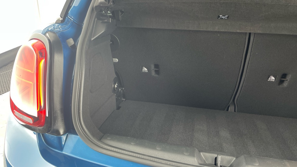 MINI Hatchback 1.5 Cooper Sport 3dr Auto [Comfort/Nav Pack] Petrol Hatchback - Image 39