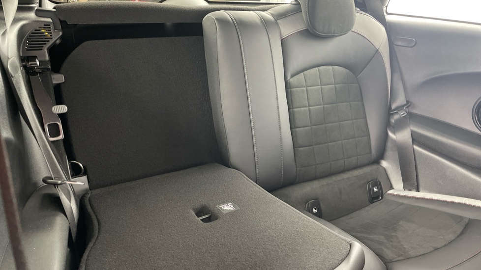 MINI Hatchback 1.5 Cooper Sport 3dr Auto [Comfort/Nav Pack] Petrol Hatchback - Image 51