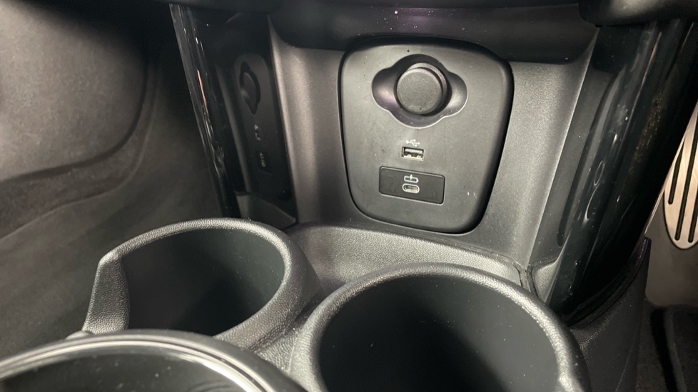 MINI Hatchback 1.5 Cooper Sport 3dr Auto [Comfort/Nav Pack] Petrol Hatchback - Image 54