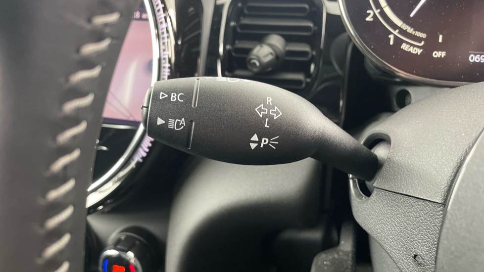 MINI Hatchback 1.5 Cooper Sport 3dr Auto [Comfort/Nav Pack] Petrol Hatchback - Image 55