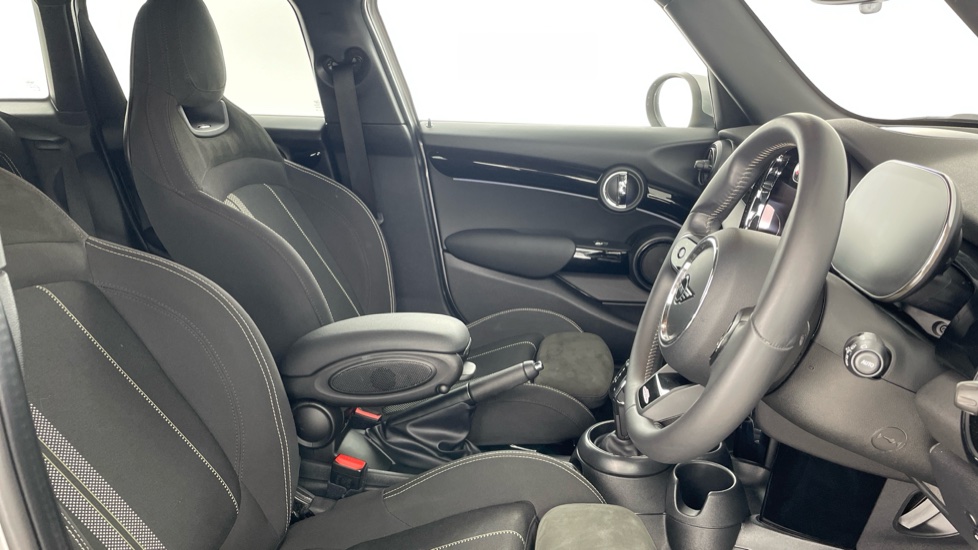 MINI Hatchback 1.5 Cooper Sport 5dr Auto Petrol Hatchback - Image 11