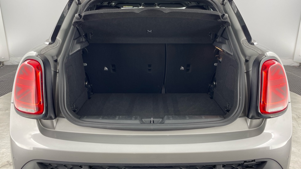 MINI Hatchback 1.5 Cooper Sport 5dr Auto Petrol Hatchback - Image 13