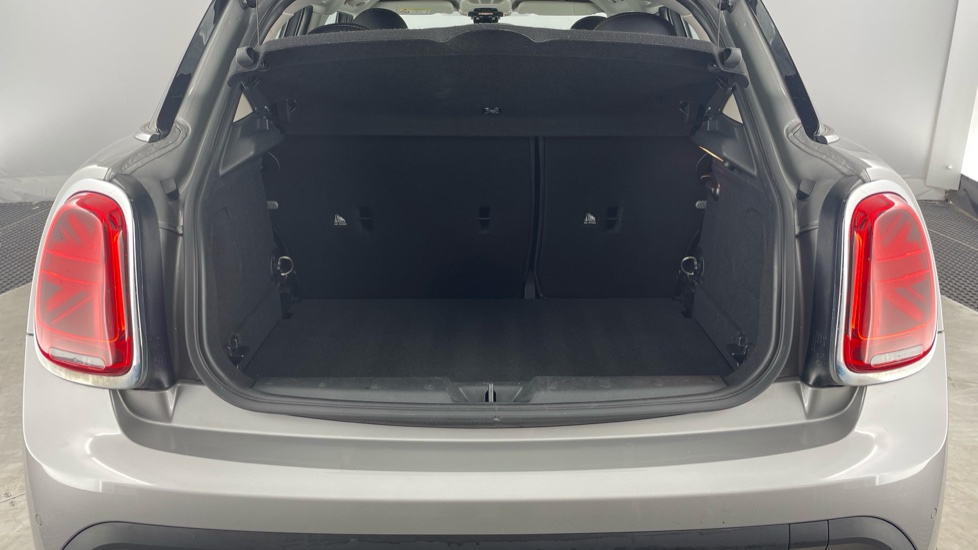 MINI Hatchback 1.5 Cooper Classic 5dr Auto Petrol Hatchback - Image 13