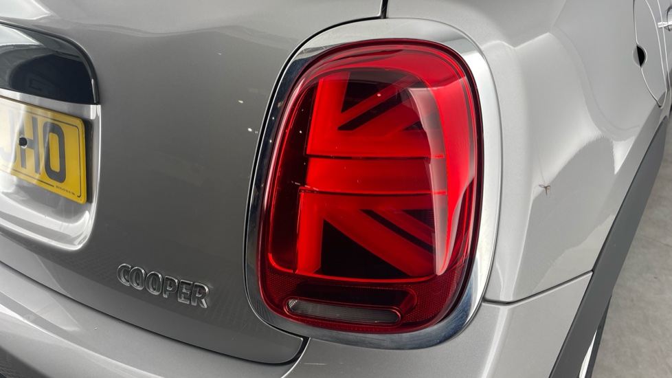 MINI Hatchback 1.5 Cooper Classic 5dr Auto Petrol Hatchback - Image 22