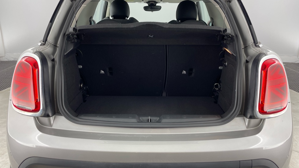 MINI Hatchback 1.5 Cooper Classic 3dr Auto Petrol Hatchback - Image 13