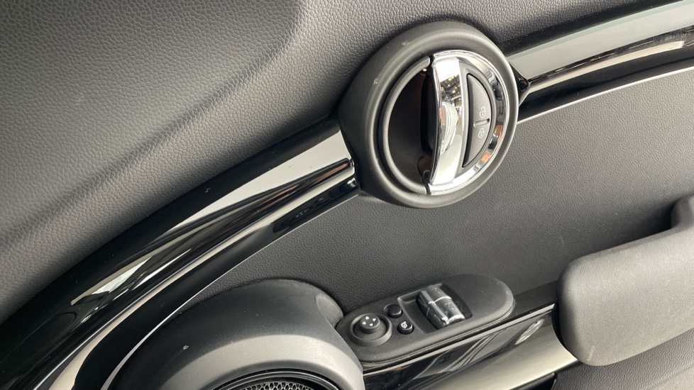 MINI Hatchback 1.5 Cooper Classic 3dr Auto Petrol Hatchback - Image 20