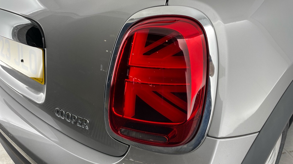 MINI Hatchback 1.5 Cooper Classic 3dr Auto Petrol Hatchback - Image 22