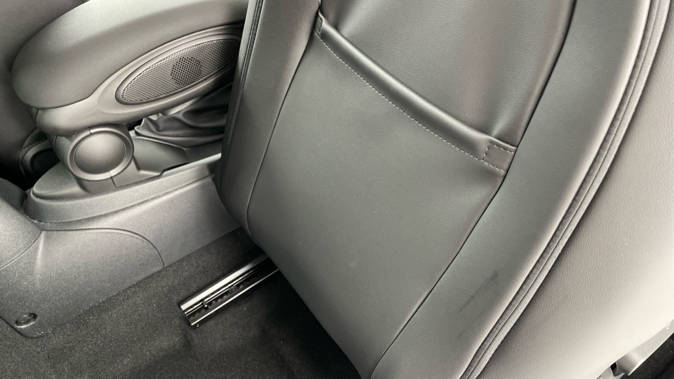 MINI Hatchback 1.5 Cooper Classic 3dr Auto Petrol Hatchback - Image 43