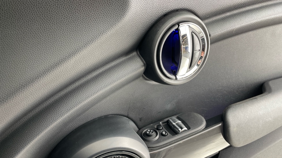 MINI Hatchback 1.5 Cooper Sport II 3dr Petrol Hatchback - Image 20