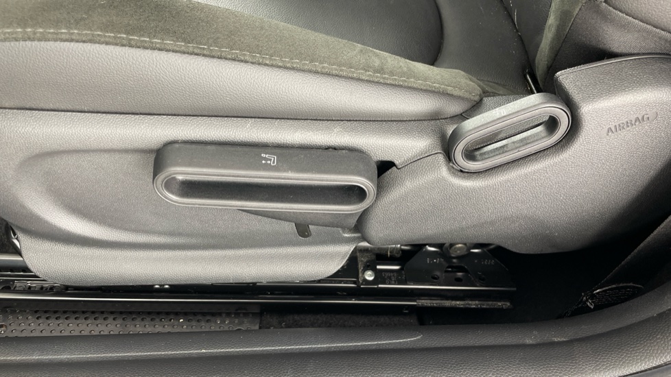MINI Hatchback 1.5 Cooper Sport II 3dr Petrol Hatchback - Image 27