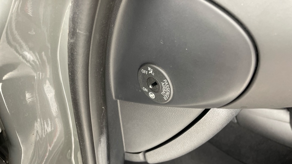 MINI Hatchback 1.5 Cooper Sport II 3dr Petrol Hatchback - Image 29