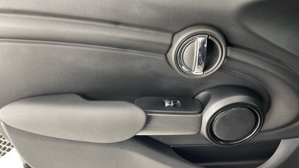 MINI Hatchback 1.5 Cooper Sport II 5dr Auto Petrol Hatchback - Image 26