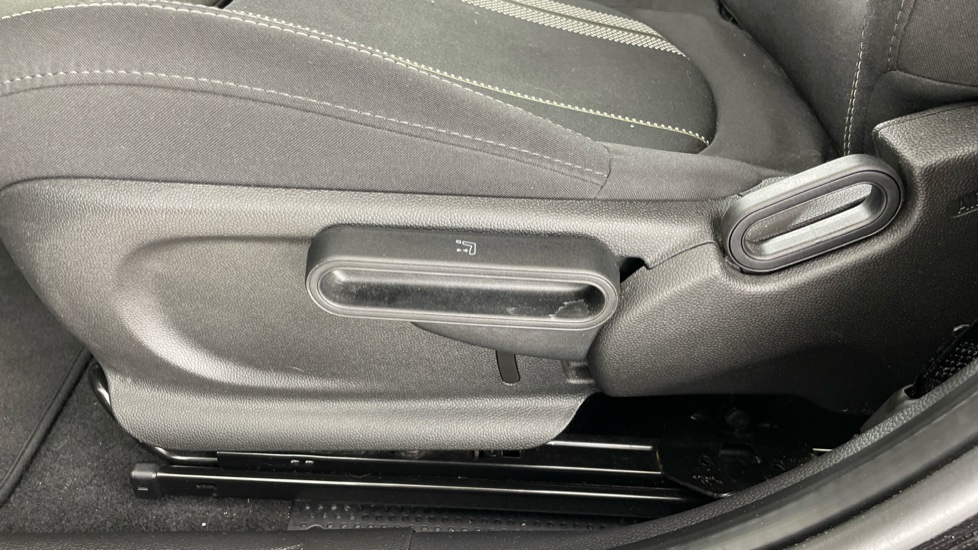 MINI Hatchback 1.5 Cooper Sport II 5dr Auto Petrol Hatchback - Image 27