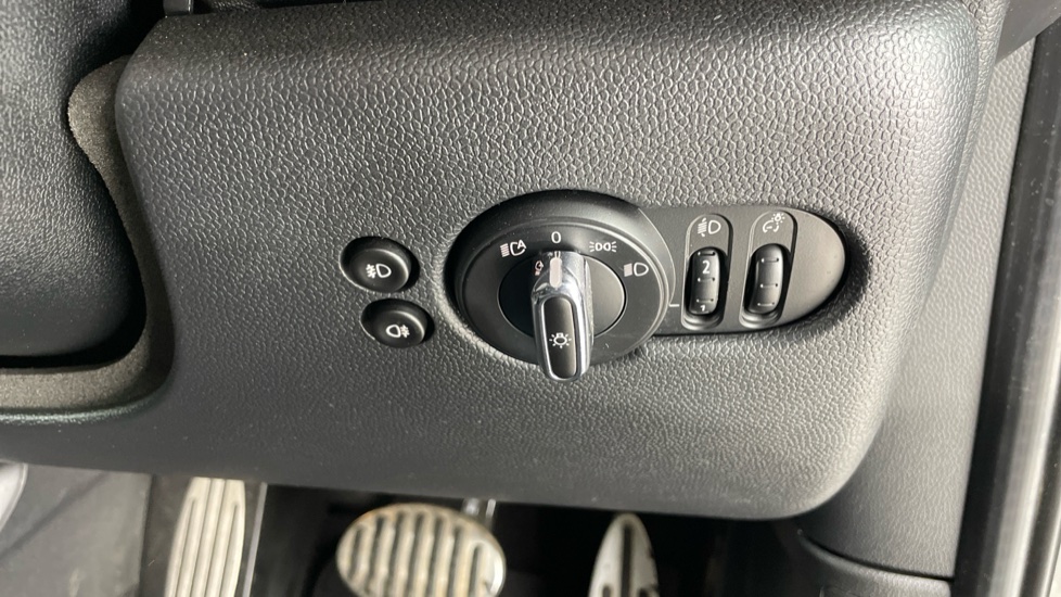 MINI Hatchback 1.5 Cooper Sport II 5dr Auto Petrol Hatchback - Image 50