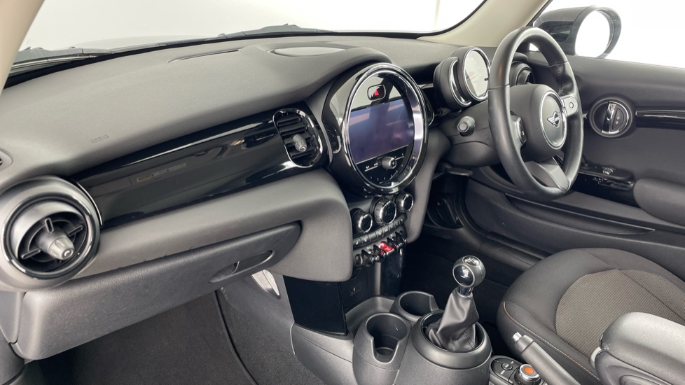 MINI Hatchback 1.5 Cooper Classic 3dr Petrol Hatchback - Image 7