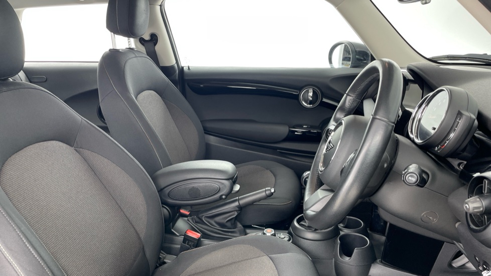 MINI Hatchback 1.5 Cooper Classic 3dr Petrol Hatchback - Image 11