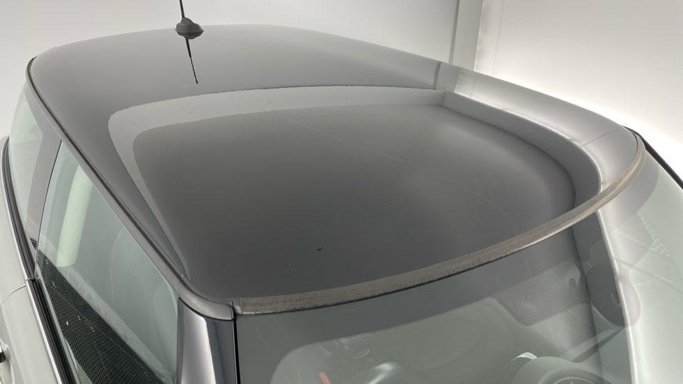 MINI Hatchback 1.5 Cooper Classic 3dr Petrol Hatchback - Image 21