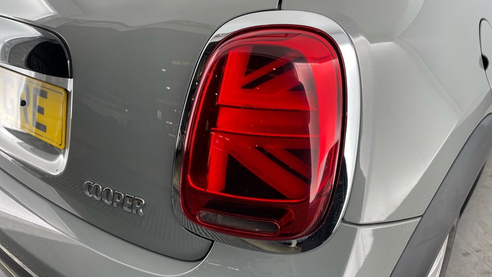 MINI Hatchback 1.5 Cooper Classic 3dr Petrol Hatchback - Image 22