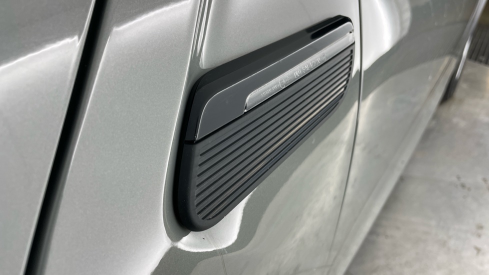 MINI Hatchback 1.5 Cooper Classic 3dr Petrol Hatchback - Image 25