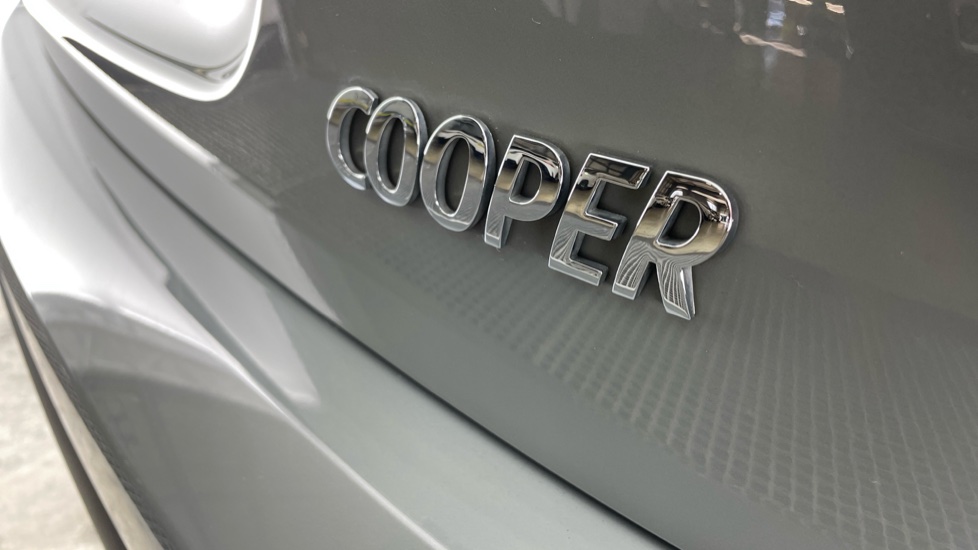 MINI Hatchback 1.5 Cooper Classic 3dr Petrol Hatchback - Image 39