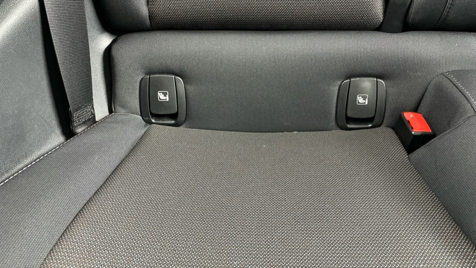 MINI Hatchback 1.5 Cooper Classic 3dr Petrol Hatchback - Image 43