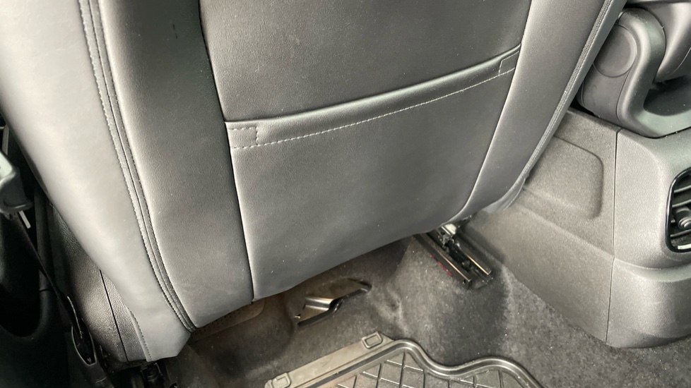 MINI Countryman 1.5 Cooper Exclusive 5dr Auto Petrol Hatchback - Image 32
