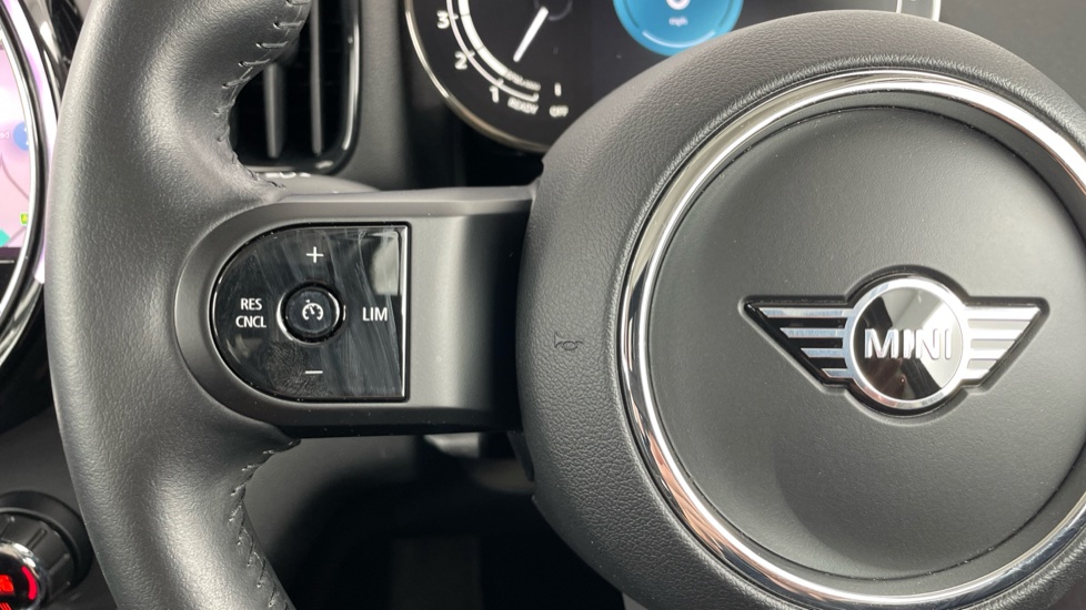 MINI Countryman 1.5 Cooper Classic 5dr Auto [Comfort/Nav+ Pack] Petrol Hatchback - Image 17