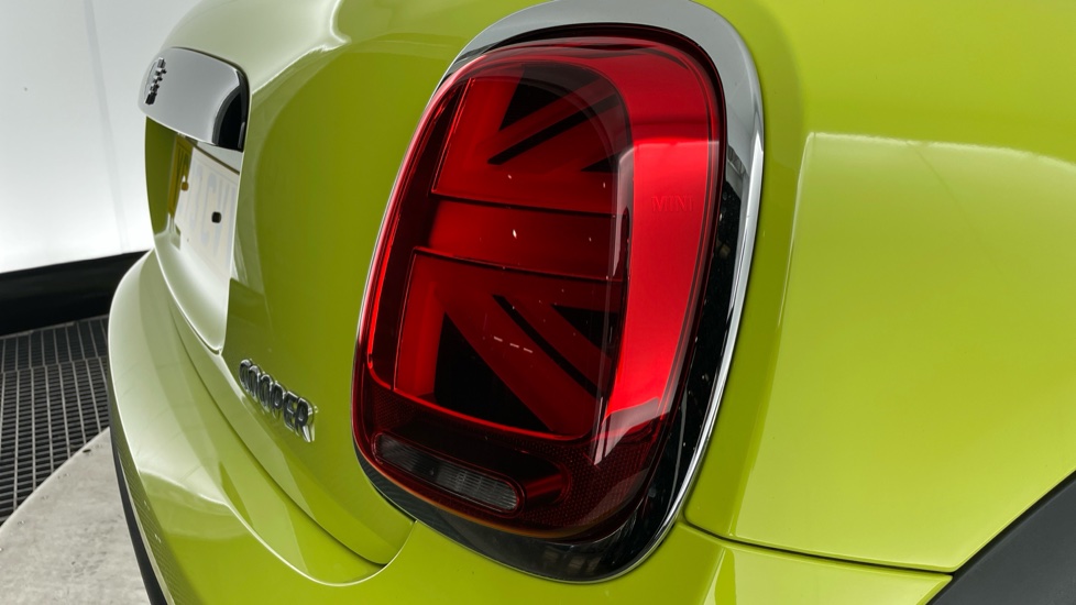 MINI Hatchback 1.5 Cooper Classic 3dr Auto Petrol Hatchback - Image 22