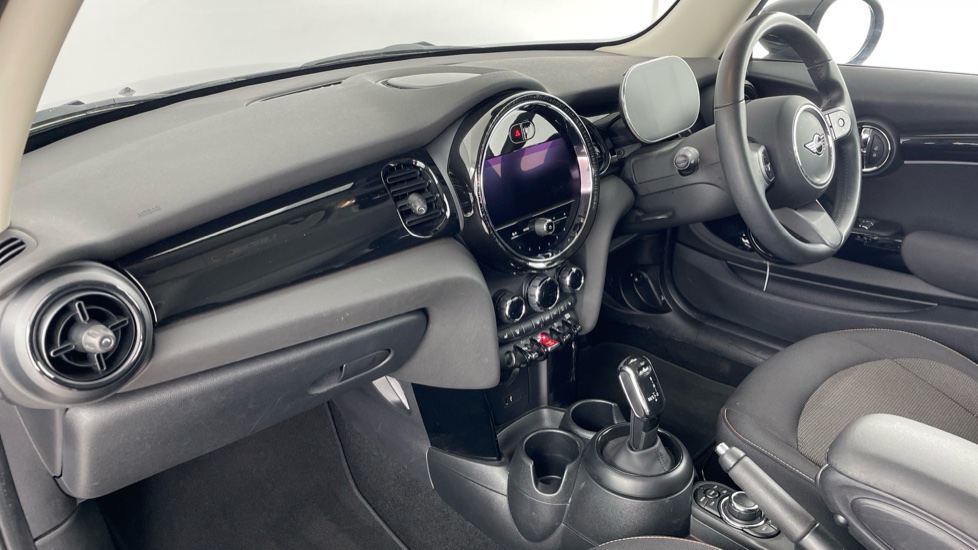 MINI Hatchback 1.5 Cooper Classic 3dr Auto Petrol Hatchback - Image 7