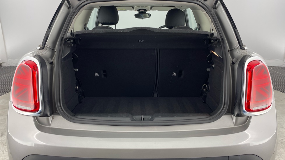 MINI Hatchback 1.5 Cooper Classic 3dr Auto Petrol Hatchback - Image 13