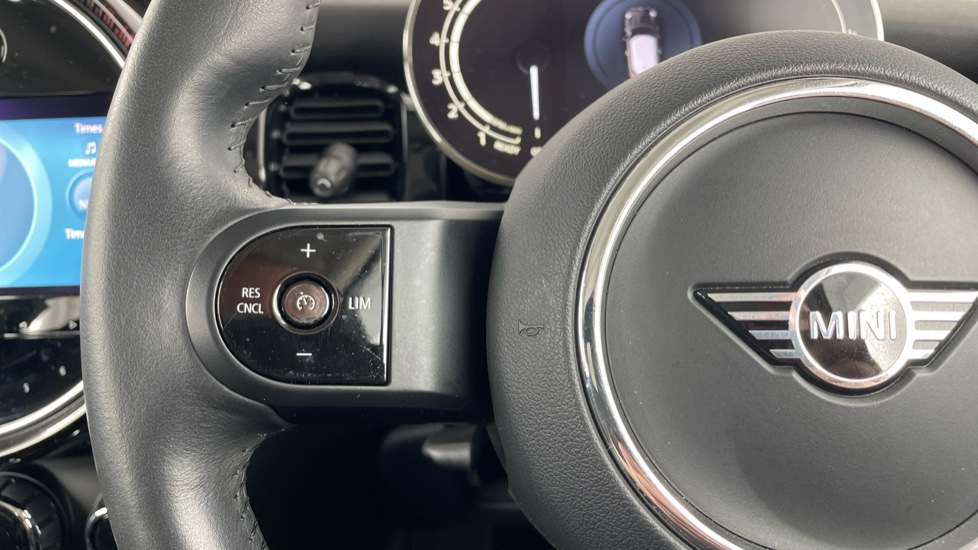 MINI Hatchback 1.5 Cooper Classic 3dr Auto Petrol Hatchback - Image 17