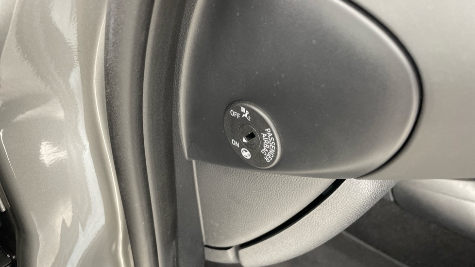 MINI Hatchback 1.5 Cooper Classic 3dr Auto Petrol Hatchback - Image 29