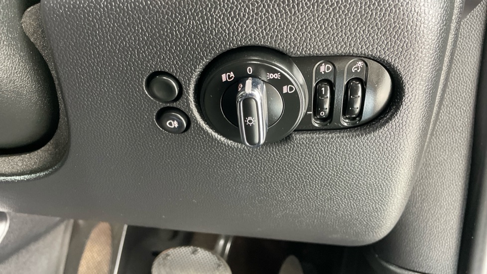 MINI Hatchback 1.5 Cooper Exclusive Premium 3dr Auto Petrol Hatchback - Image 54