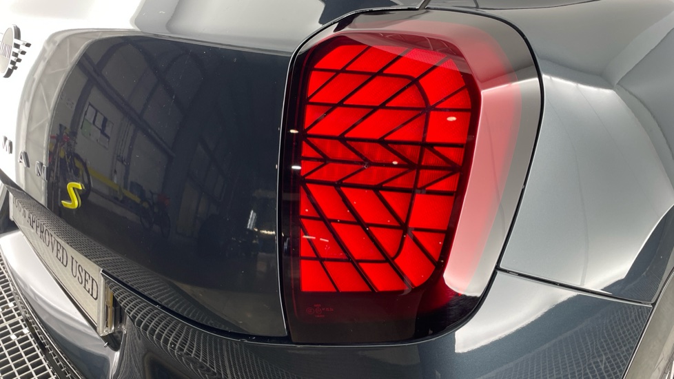 MINI Aceman 160kW SE Sport 54kWh 5dr Auto Electric Hatchback - Image 22